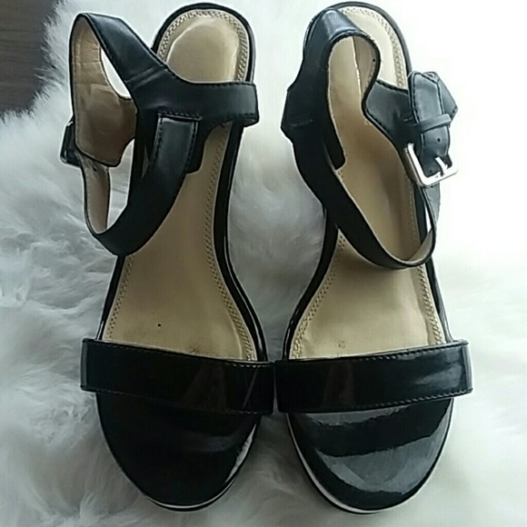 Liz Claiborne Black and White Cork Wedges - Picture 2 of 8